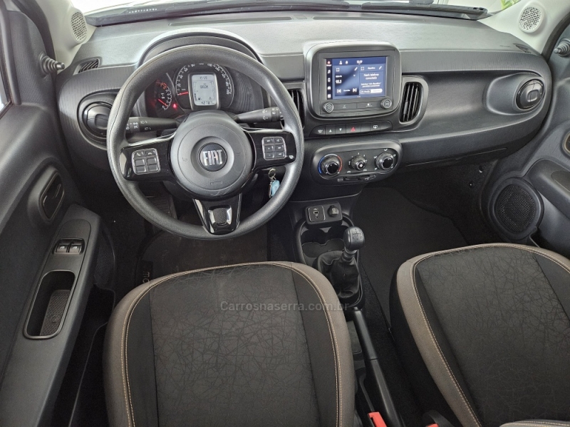FIAT - MOBI - 2022/2023 - Branca - R$ 61.000,00