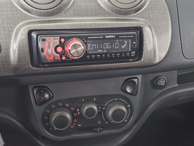 FIAT - UNO - 2011/2012 - Vermelha - R$ 27.000,00