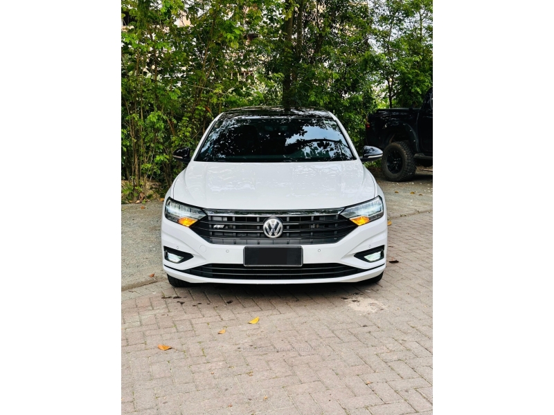 VOLKSWAGEN - JETTA - 2020/2020 - Branca - R$ 123.000,00