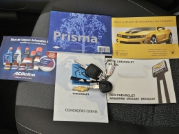CHEVROLET - PRISMA - 2011/2012 - Branca - R$ 35.000,00