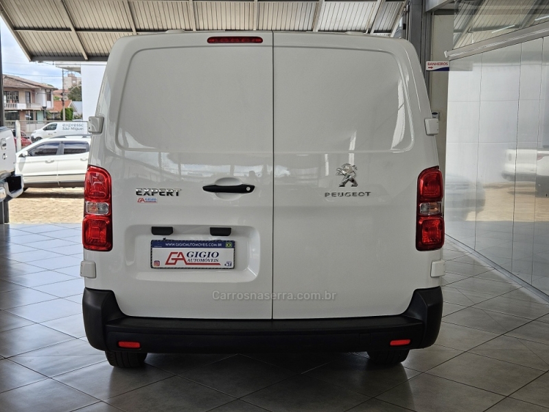 PEUGEOT - EXPERT - 2022/2023 - Branca - R$ 148.000,00