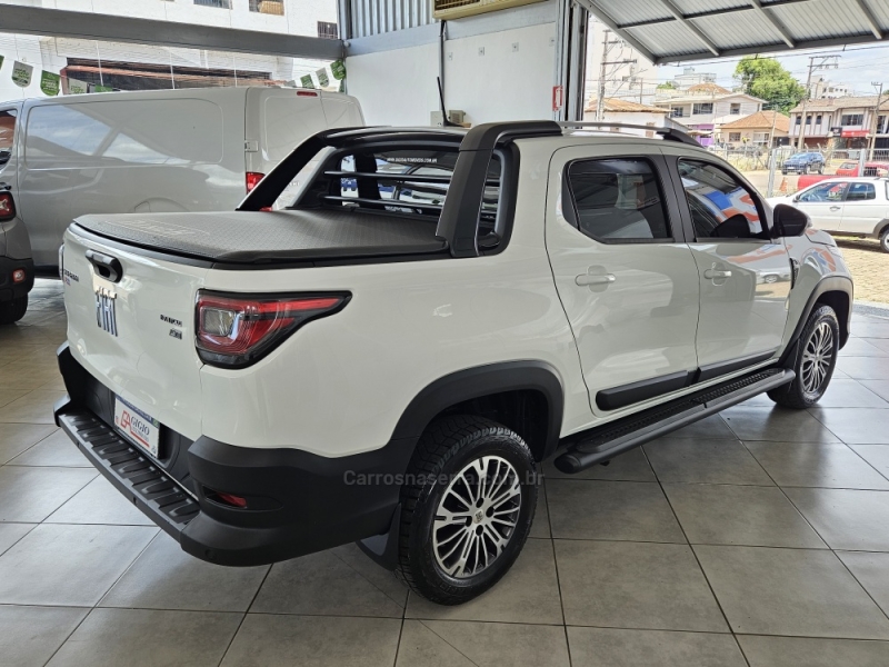 FIAT - STRADA - 2022/2023 - Branca - R$ 119.000,00