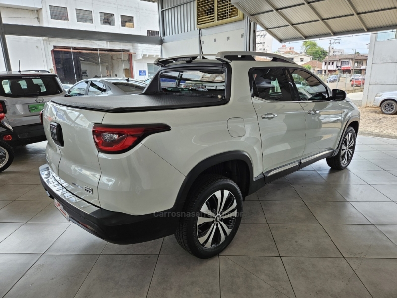 FIAT - TORO - 2022/2023 - Branca - R$ 139.000,00