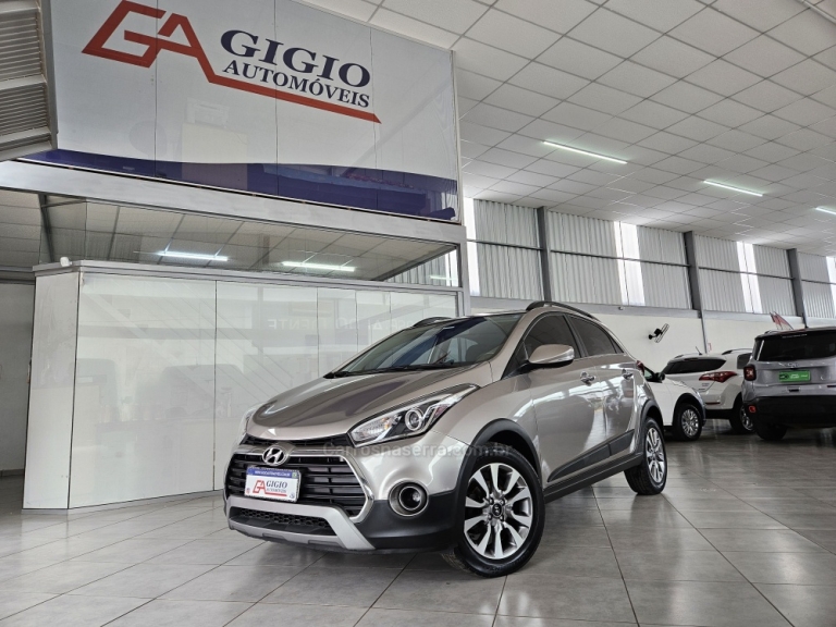 HYUNDAI - HB20X - 2016/2017 - Prata - R$ 71.500,00
