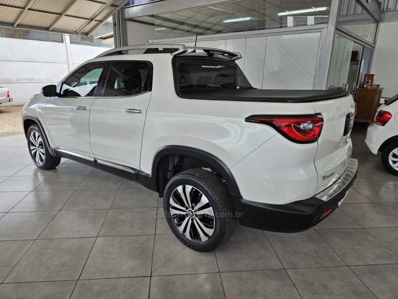 FIAT - TORO - 2022/2023 - Branca - R$ 139.000,00