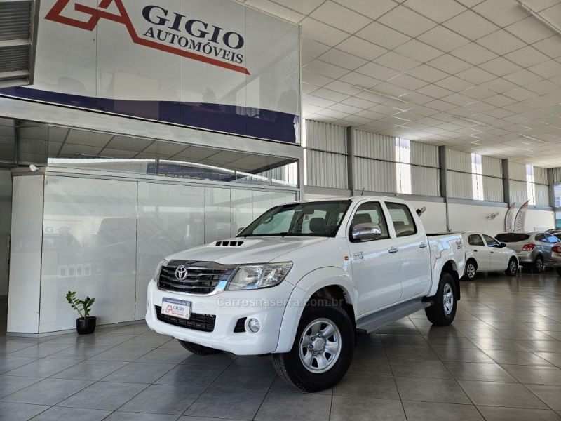 TOYOTA - HILUX - 2015/2015 - Branca - R$ 118.000,00