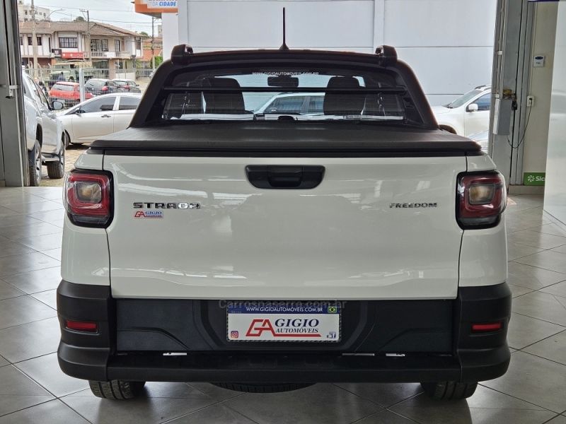 FIAT - STRADA - 2023/2023 - Branca - R$ 102.800,00