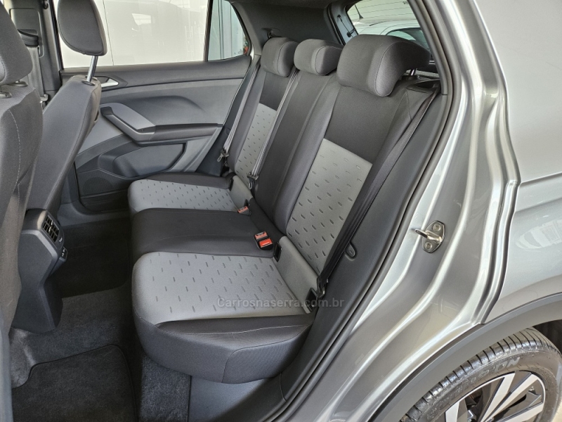 VOLKSWAGEN - T-CROSS - 2023/2024 - Prata - R$ 132.900,00
