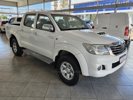 TOYOTA - HILUX - 2015/2015 - Branca - R$ 118.000,00