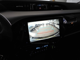 TOYOTA - HILUX - 2023/2024 - Branca - R$ 230.000,00