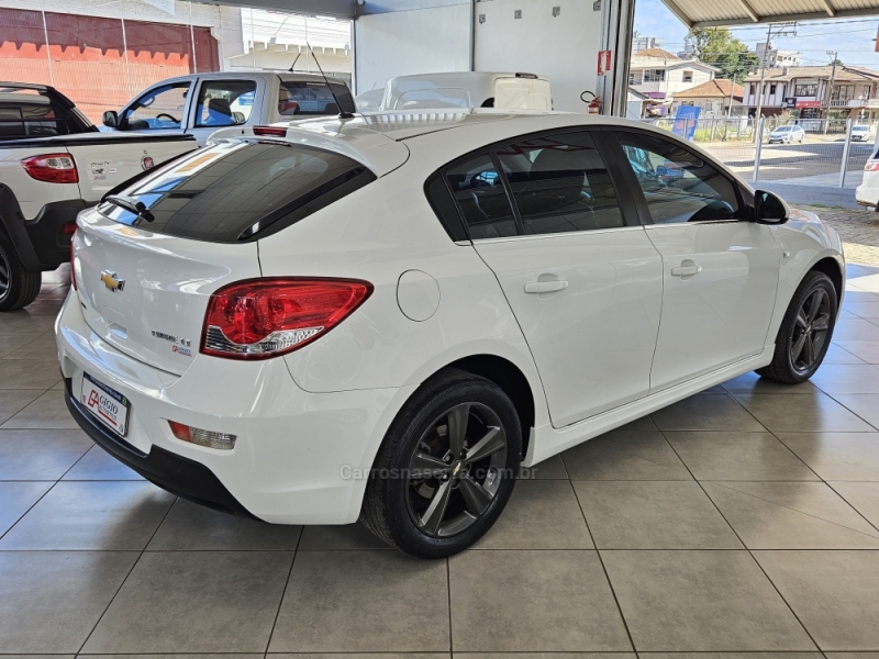 CHEVROLET - CRUZE - 2015/2016 - Branca - R$ 73.500,00