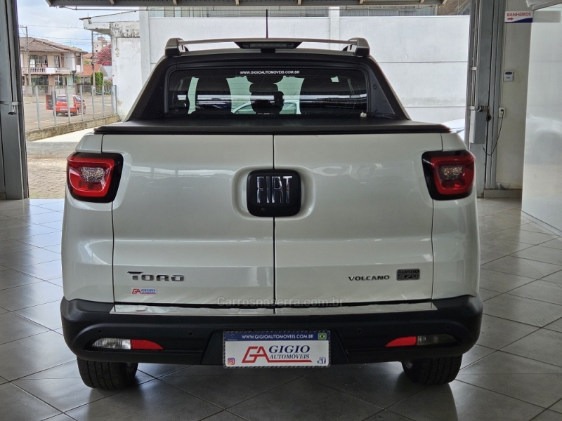 FIAT - TORO - 2022/2023 - Branca - R$ 139.000,00