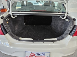 VOLKSWAGEN - VOYAGE - 2019/2020 - Branca - R$ 55.500,00