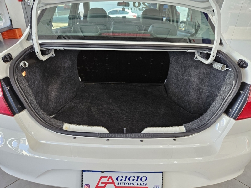 VOLKSWAGEN - VOYAGE - 2019/2020 - Branca - R$ 55.500,00