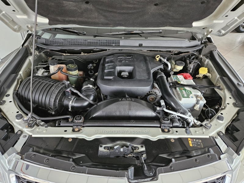 CHEVROLET - S10 - 2015/2015 - Prata - R$ 117.000,00