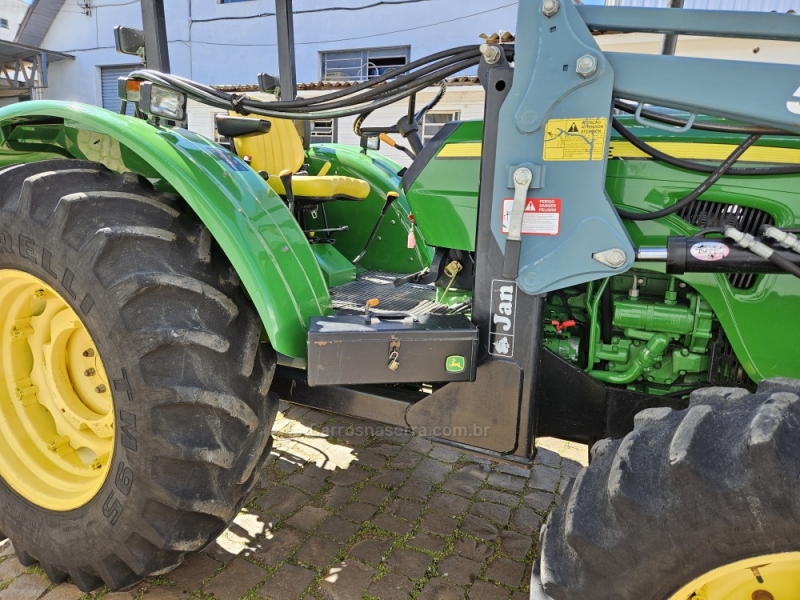 JOHN DEERE - TRATOR 5078 - 2015/2015 - Verde - R$ 180.000,00