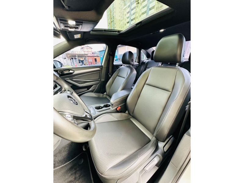 VOLKSWAGEN - JETTA - 2020/2020 - Branca - R$ 123.000,00