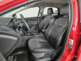FORD - FOCUS - 2015/2016 - Vermelha - R$ 64.000,00