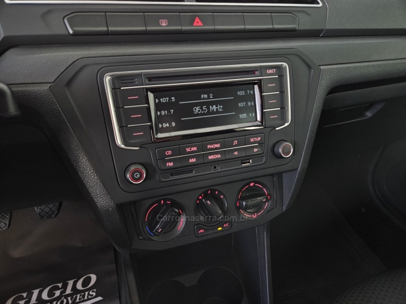 VOLKSWAGEN - GOL - 2022/2023 - Prata - R$ 59.500,00