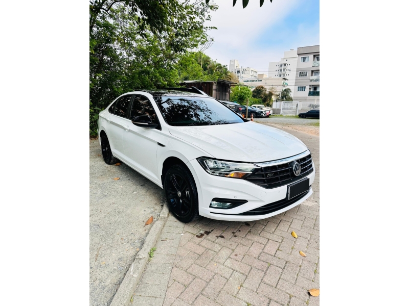 VOLKSWAGEN - JETTA - 2020/2020 - Branca - R$ 123.000,00