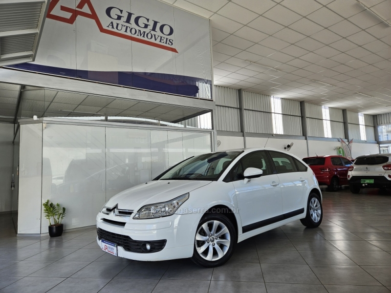 CITROËN - C4 - 2012/2013 - Branca - R$ 34.000,00
