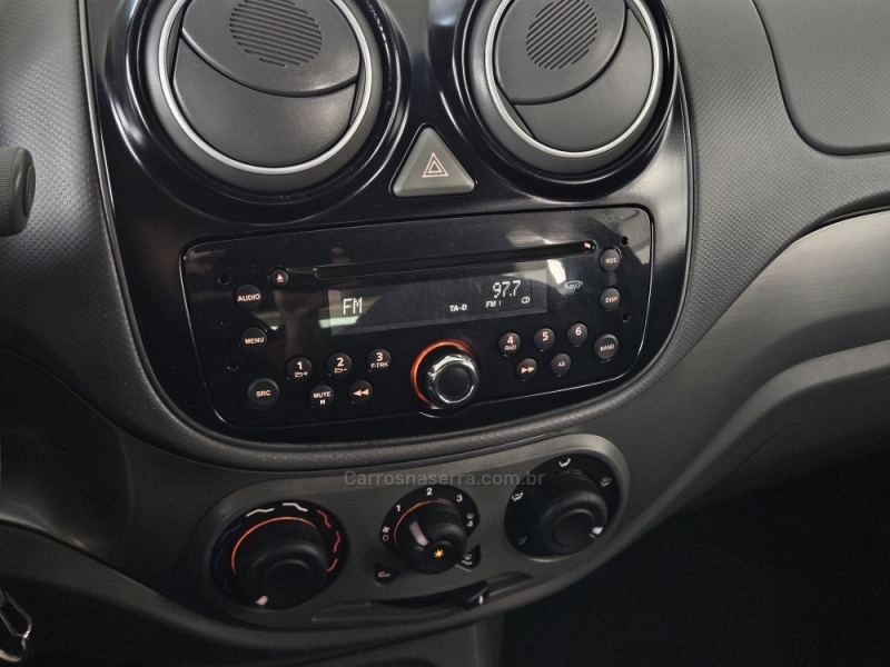 FIAT - PALIO - 2013/2013 - Vermelha - R$ 42.000,00