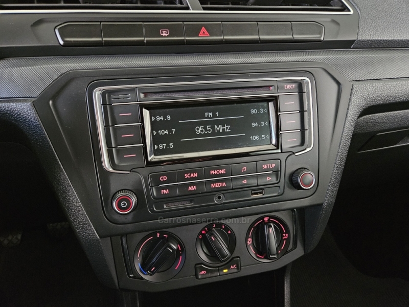 VOLKSWAGEN - GOL - 2022/2023 - Prata - R$ 59.900,00