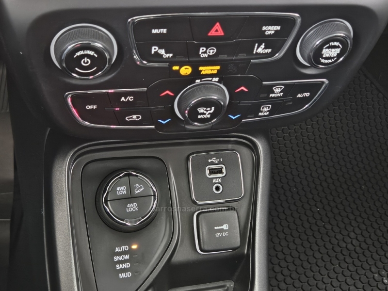 JEEP - COMPASS - 2021/2021 - Marrom - R$ 135.000,00