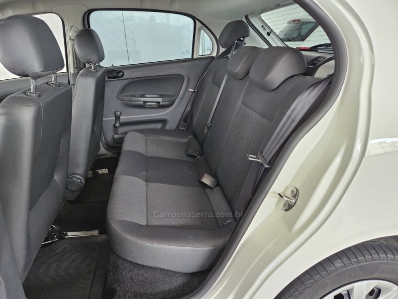 VOLKSWAGEN - GOL - 2022/2023 - Branca - R$ 58.500,00