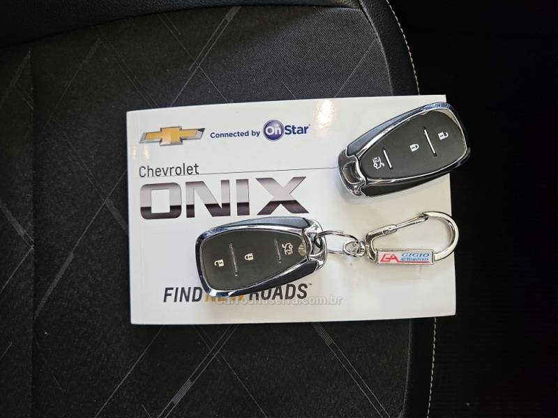 CHEVROLET - ONIX - 2019/2020 - Vermelha - R$ 77.900,00
