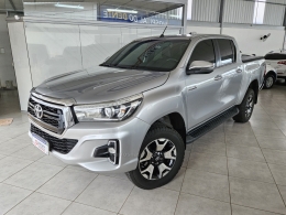 TOYOTA - HILUX - 2020/2020 - Prata - R$ 179.900,00