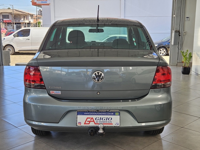 VOLKSWAGEN - VOYAGE - 2009/2010 - Cinza - R$ 31.800,00