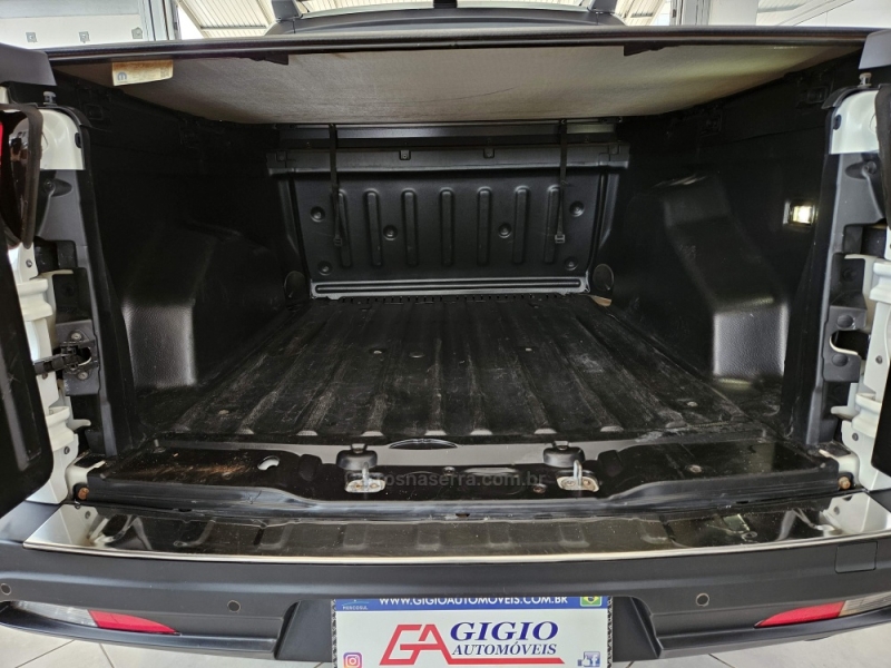 FIAT - TORO - 2022/2023 - Branca - R$ 139.000,00