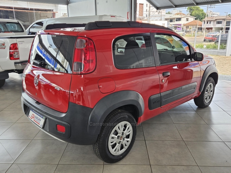 FIAT - UNO - 2011/2012 - Vermelha - R$ 27.000,00