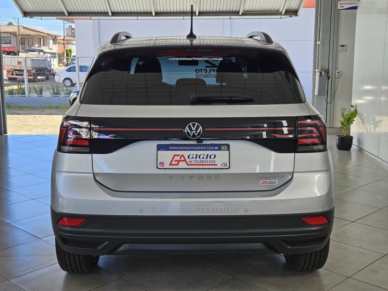 VOLKSWAGEN - T-CROSS - 2022/2022 - Prata - R$ 103.500,00