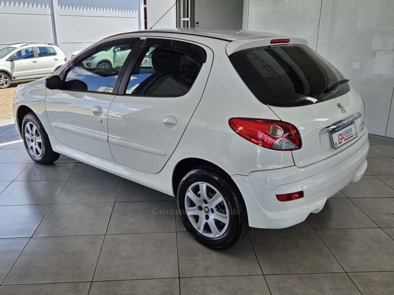 PEUGEOT - 207 - 2012/2014 - Branca - R$ 30.500,00