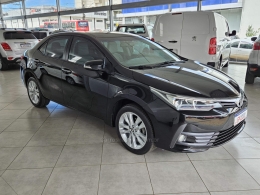 TOYOTA - COROLLA - 2017/2018 - Preta - R$ 103.000,00