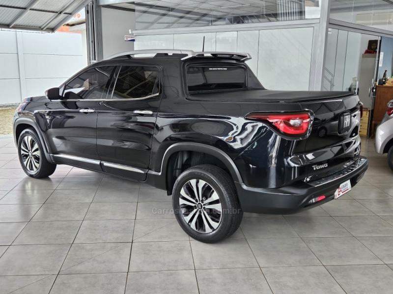 FIAT - TORO - 2022/2022 - Preta - R$ 125.000,00